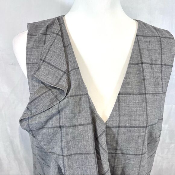 Banana Republic gray checkered ruffle top size large - Picture 3 of 6